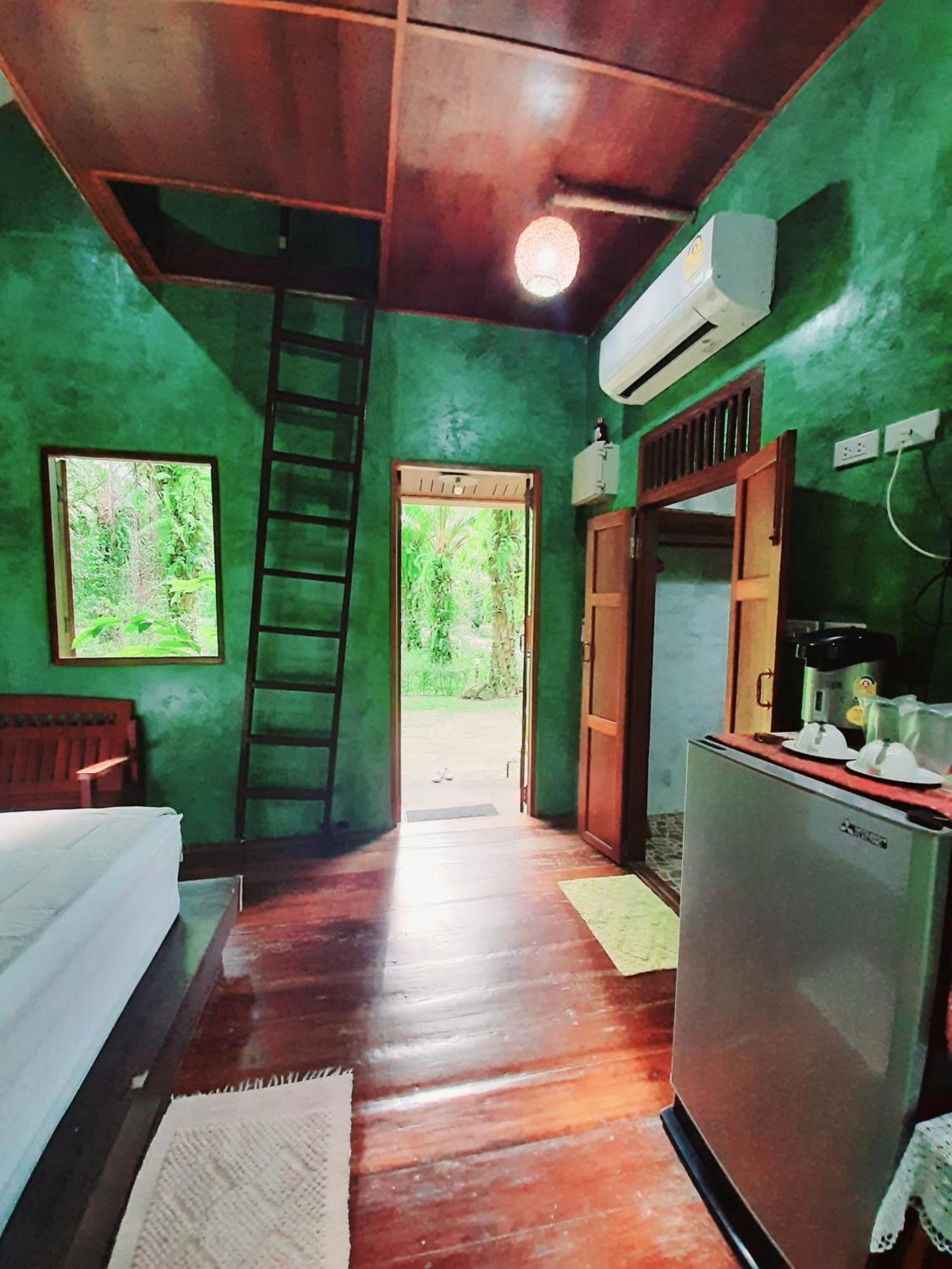 Tuaprodhome Khao Lak Bilik gambar